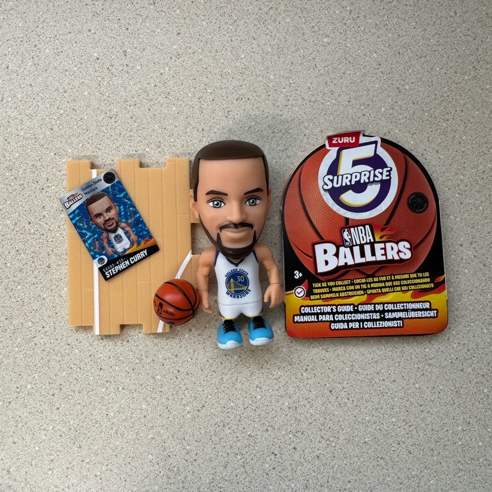 Zuru 5 Surprise NBA Ballers Figure